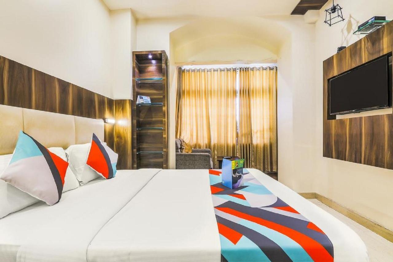 Hotel Classic New Delhi Exterior photo